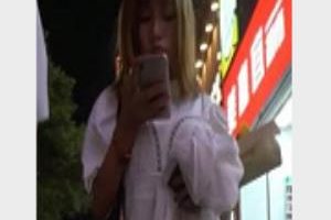 旗袍美女刚约会完，无内逛街近距离观看小嘴的变化