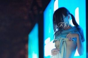 某推人气超级火爆大尺度高颜值本土美女【极品】露出女神（FSS冯珊珊）最新稀缺散播合集[173v-21.5G]