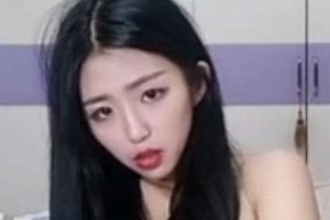 漂亮小姐姐姐大战头套男