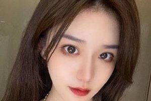 某推顶级神颜身材网红Babanaix