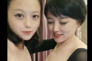 虎牙超火爆最新成熟女人系与清纯女CP组合（小海媚勾引乖巧侄女）共同自嗨稀缺散播完整合集【1V-745m】【百度内部盘】