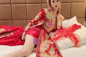 《兔兔》拍洞房花烛夜 穿着婚纱