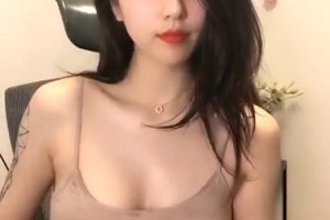 原熊猫tv现半糖主播《爱吃荔枝》