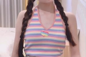 某推高人气女神《不见星空》极品佳作合集