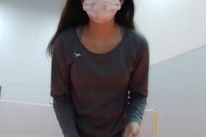 《贝贝贝贝塔》体育场露出打羽毛球