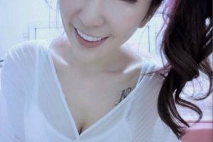 Swag人气女神《贝拉alleys》与粉丝线下见面全系列合集