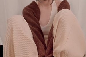 网红女神玩偶姐姐《HongKongDoll》年终新作情侣游戏1