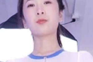 已婚健身教练《阿珞》完美身材有氧果体健身舞蹈