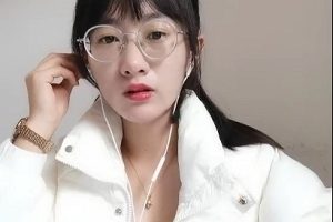 素人大胆老师办公室备课竟然还要露出