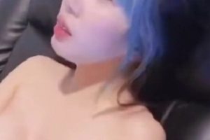 细狗小鲜肉与蛛蛛装制服女友