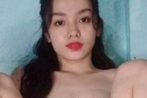 颜值天花板女神《@yhaniiiiie》自拍社保分享