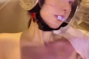 91大神《猫先生》约极品爆r网红小姐姐2v