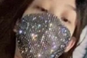 91极品网红美少女黑色睡衣名器具