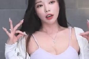 韩国高颜值女主播《BJ智媛》摩托摇