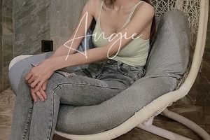 上海170反差贵妇与闺蜜《Angie》多人运动