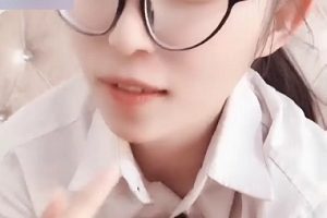 网红《司语》练习玩具运用脚丫