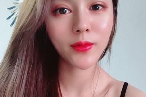 易直播六一定制黑丝高跟女神