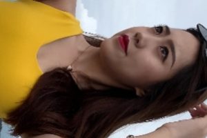 黄色紧身裤美女户外私拍