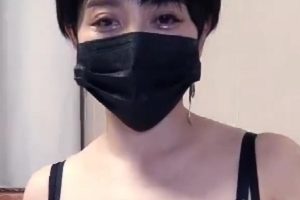 虎牙主播《小海媚》给粉丝应邀出战