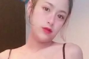 气质尤物《 Khunkeekie 》个人自拍视频