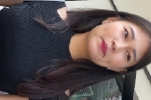 粉色紧身裤翘臀长腿女神