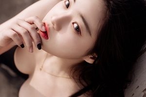 《阿立》nu ti艺术私拍极品身材天台被大师潜规则