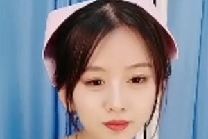 《米拉》美女小护士和医生办公室打扑克