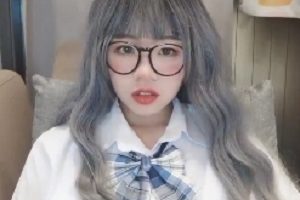 清纯卡哇伊18妹子《肉庄梦莉奶糖》自玩