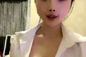 F杯网红女神！超棒身材凹凸有致