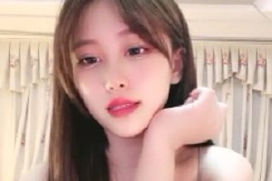 颜值明星脸《哥哥想要嘛》下水大秀