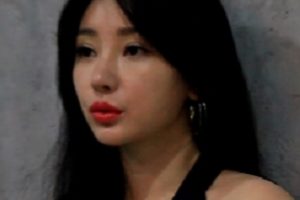 明星《柳岩》私拍写真视频+一套棚拍