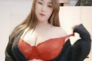 高颜值丰满坦克主播