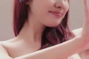 《戴予桐》身临其境系列三栖女艺人的整容之路