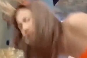 校花级美女唐宁：光芒四释放视频秀