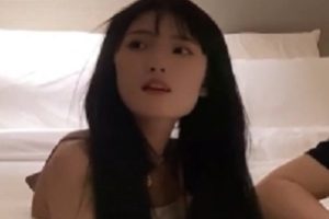 火热1V720M91探花19岁兼职边缘女如花似玉细嫩花茎迎战巨物